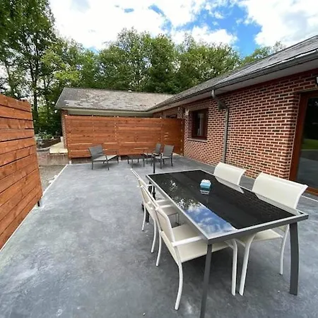 De La Famenne Nyaraló