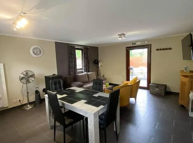 De La Famenne Nyaraló *